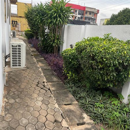 Bambi Smart Lets Apartment Accra Exterior photo